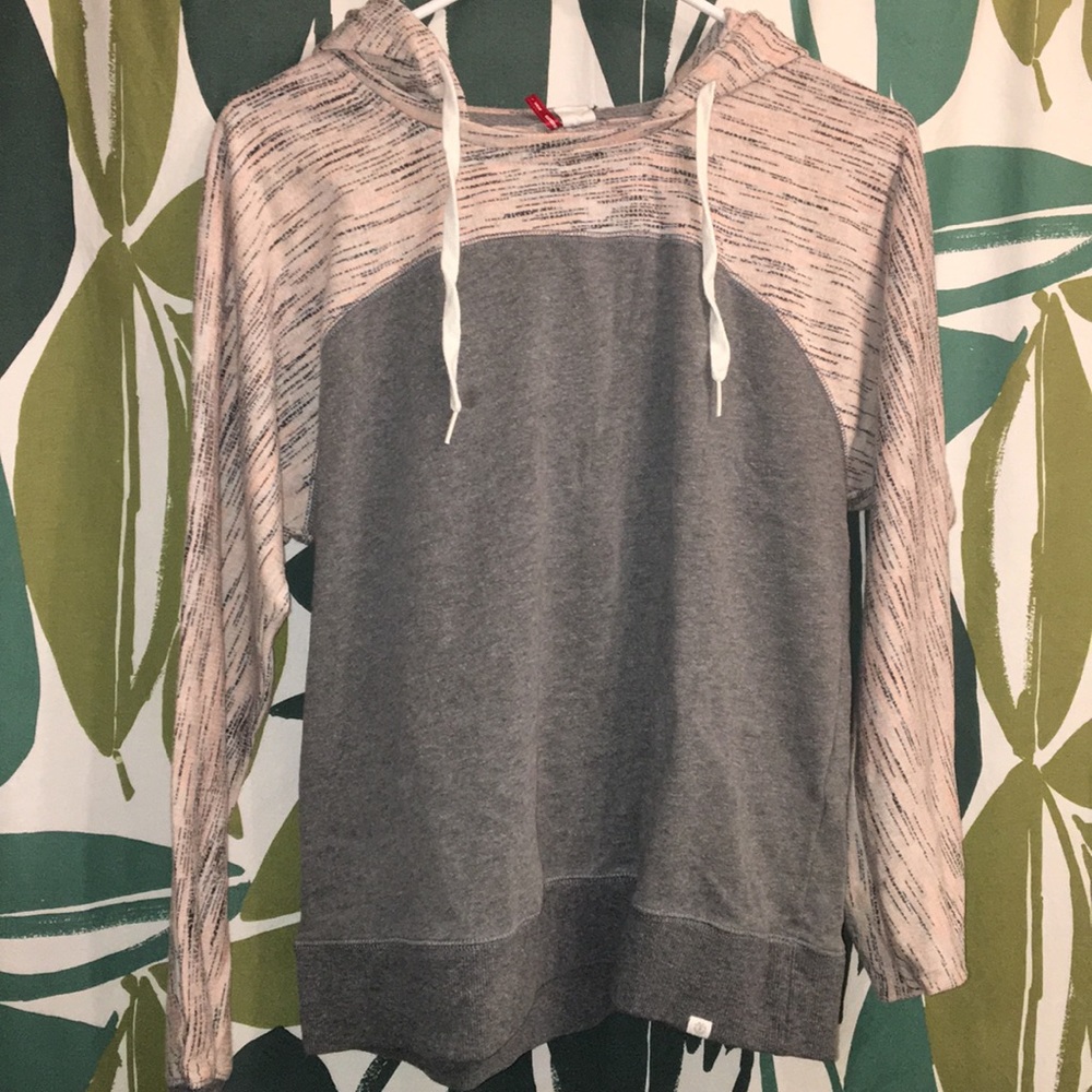 Grey sweatshirt